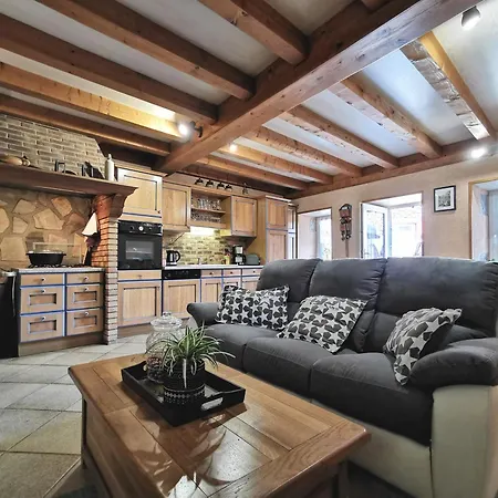 Holiday home Paisible Renove A St Just, Terrasse Privee, Randonnees, Proche Puy En Velay - Fr-1-582-343 Saint-Just-pres-Brioude